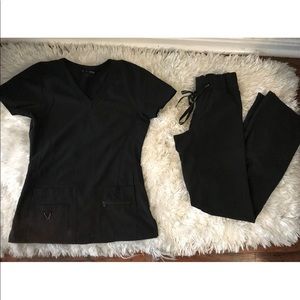 Medcouture Activate Scrub Set